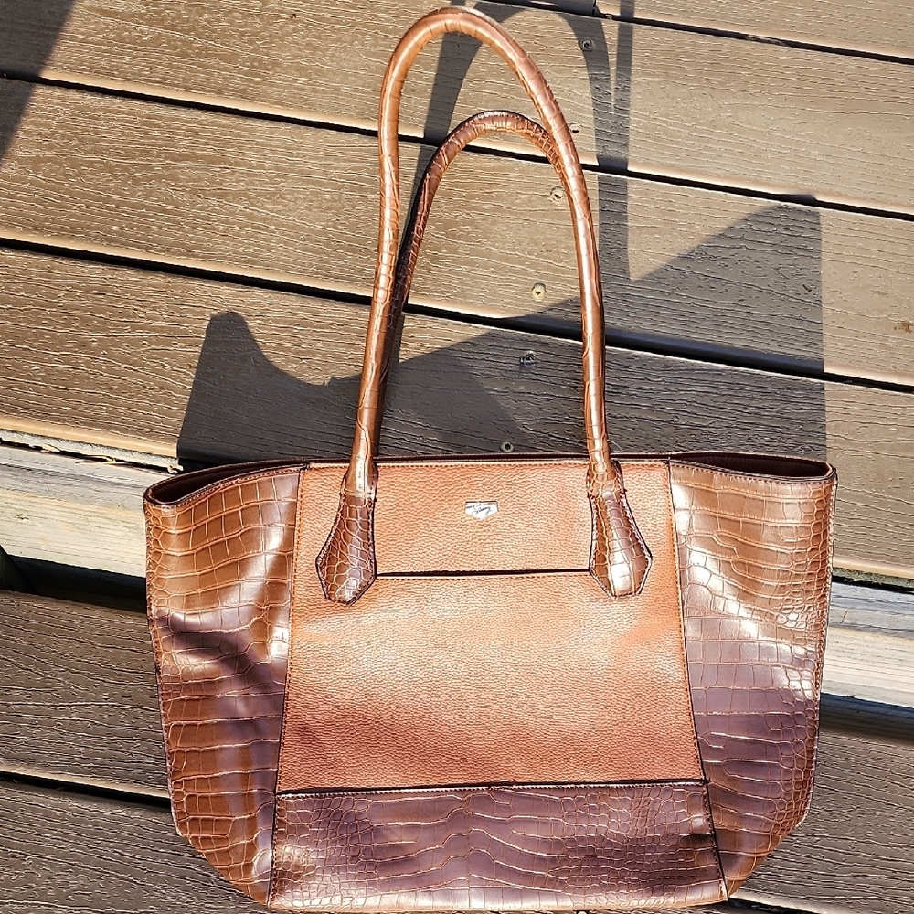 Luxurious Brown Textured‎ Tote Bag with Structured Design